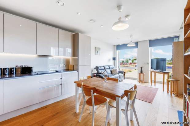 Additional Property Image 1 bedroom Apartment for sale in Brentford 3