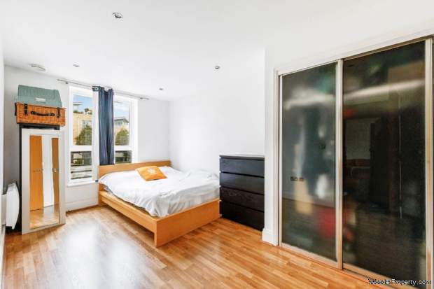Additional Property Image 2 bedroom Apartment for sale in Brentford 6