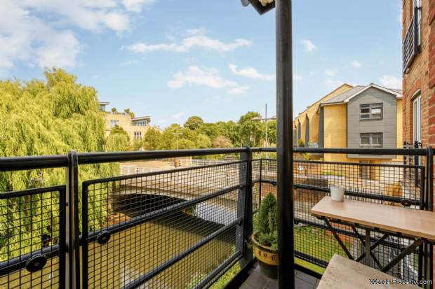 Additional Property Image 2 bedroom Apartment for sale in Brentford 10