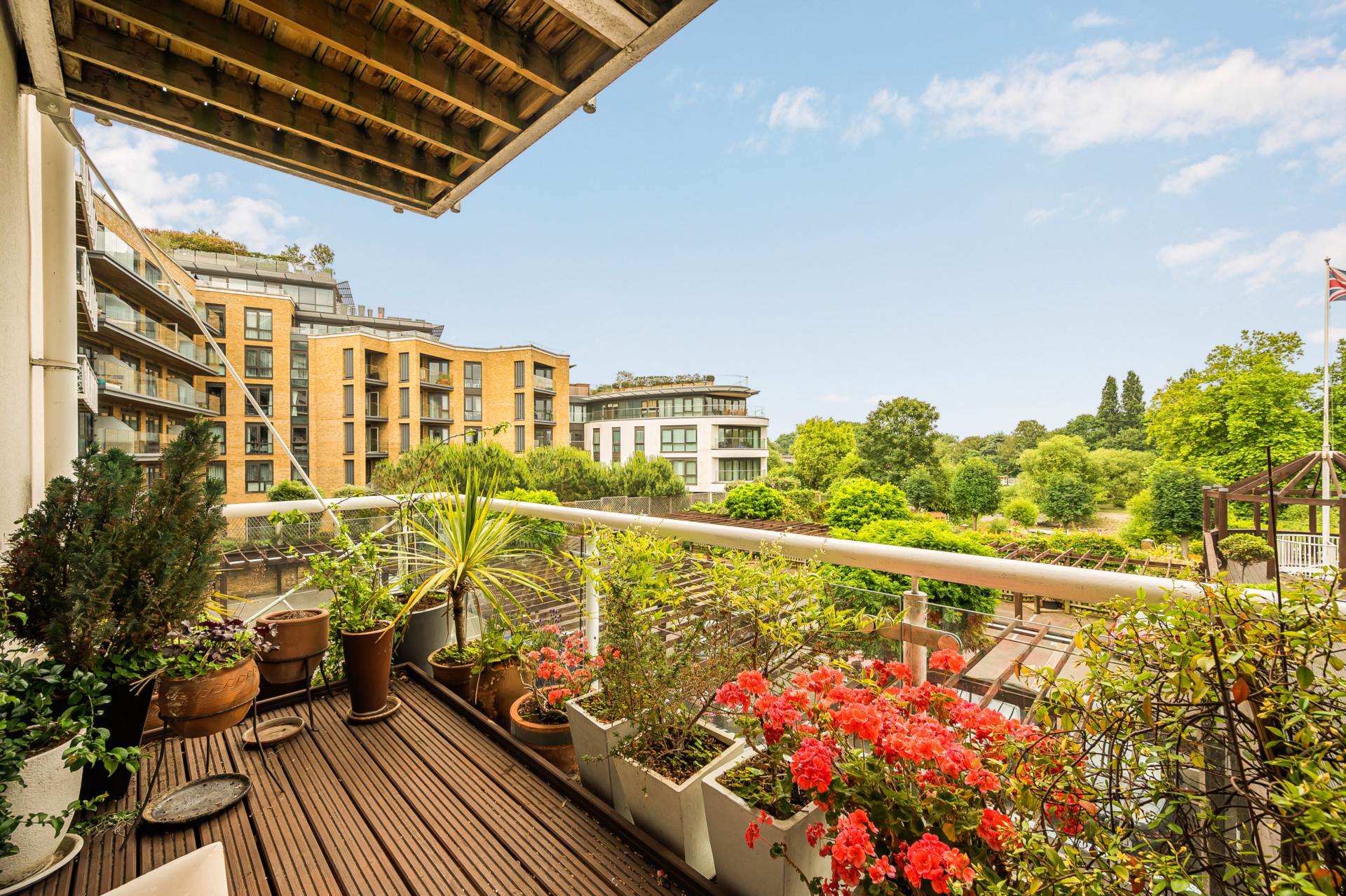 Additional Property Image 1 bedroom Apartment for sale in Brentford 2