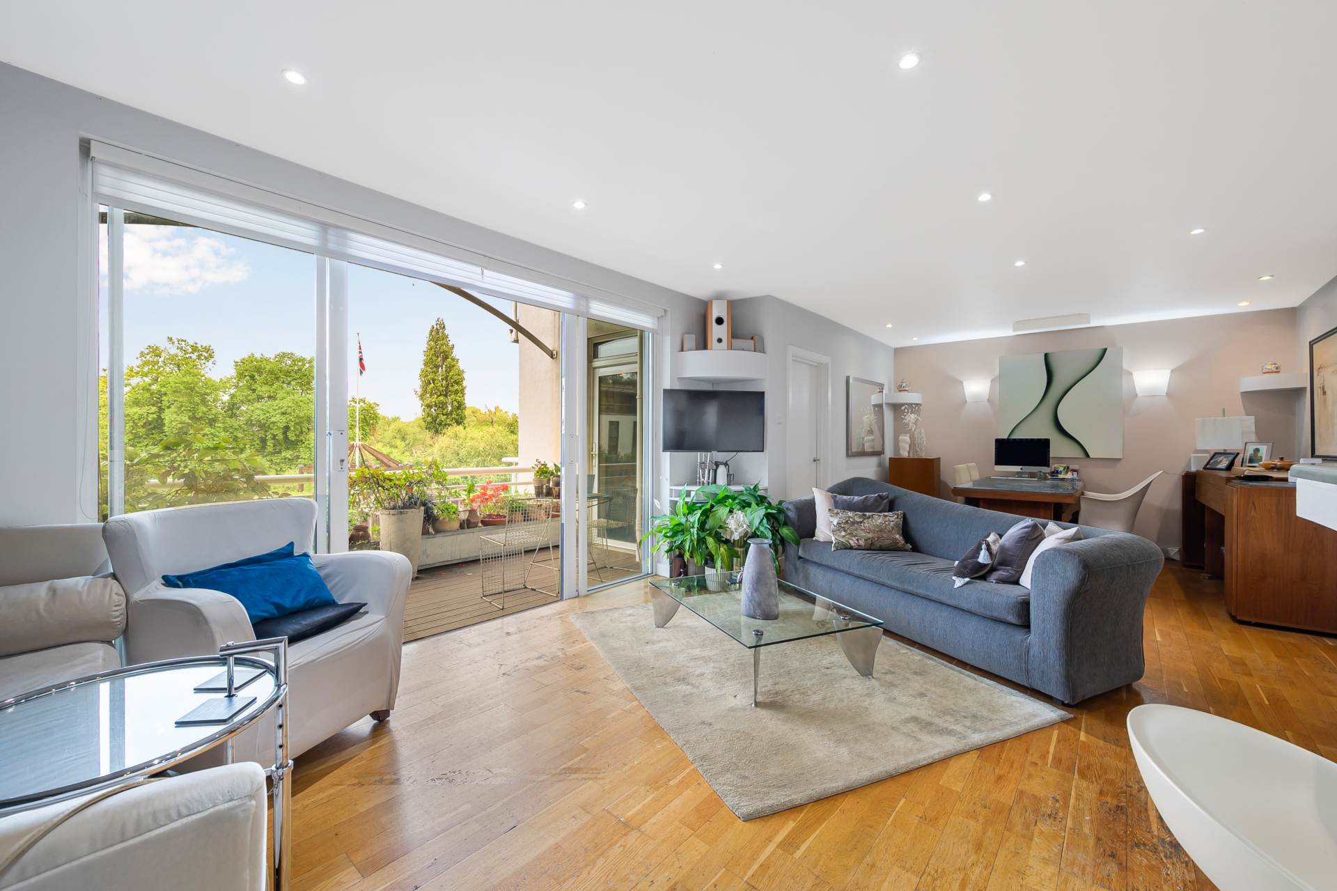 Additional Property Image 1 bedroom Apartment for sale in Brentford 3