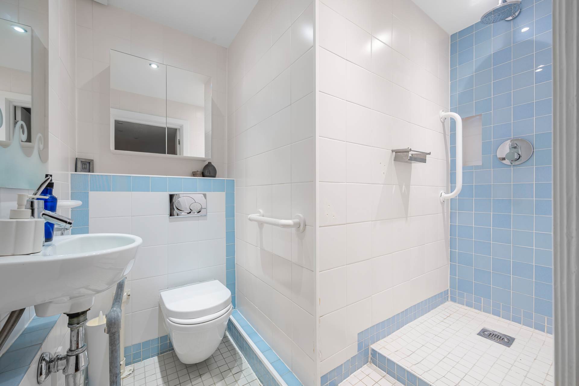 Additional Property Image 1 bedroom Apartment for sale in Brentford 8