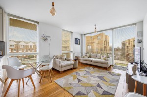 2 bedroom Apartment to rent in Brentford