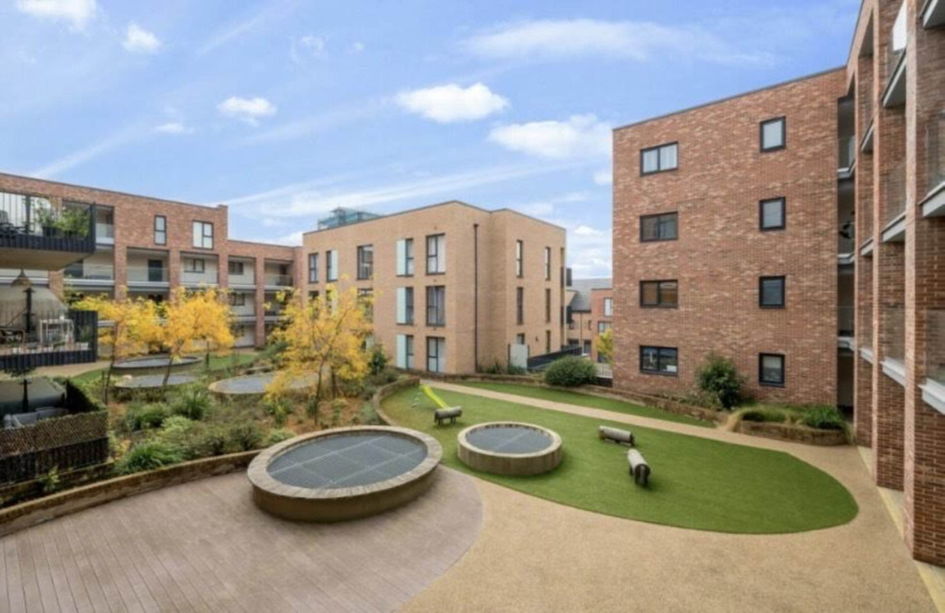 Additional Property Image 1 bedroom Apartment for sale in Brentford 12