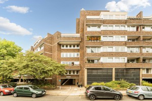 1 bedroom Apartment for sale in Brentford
