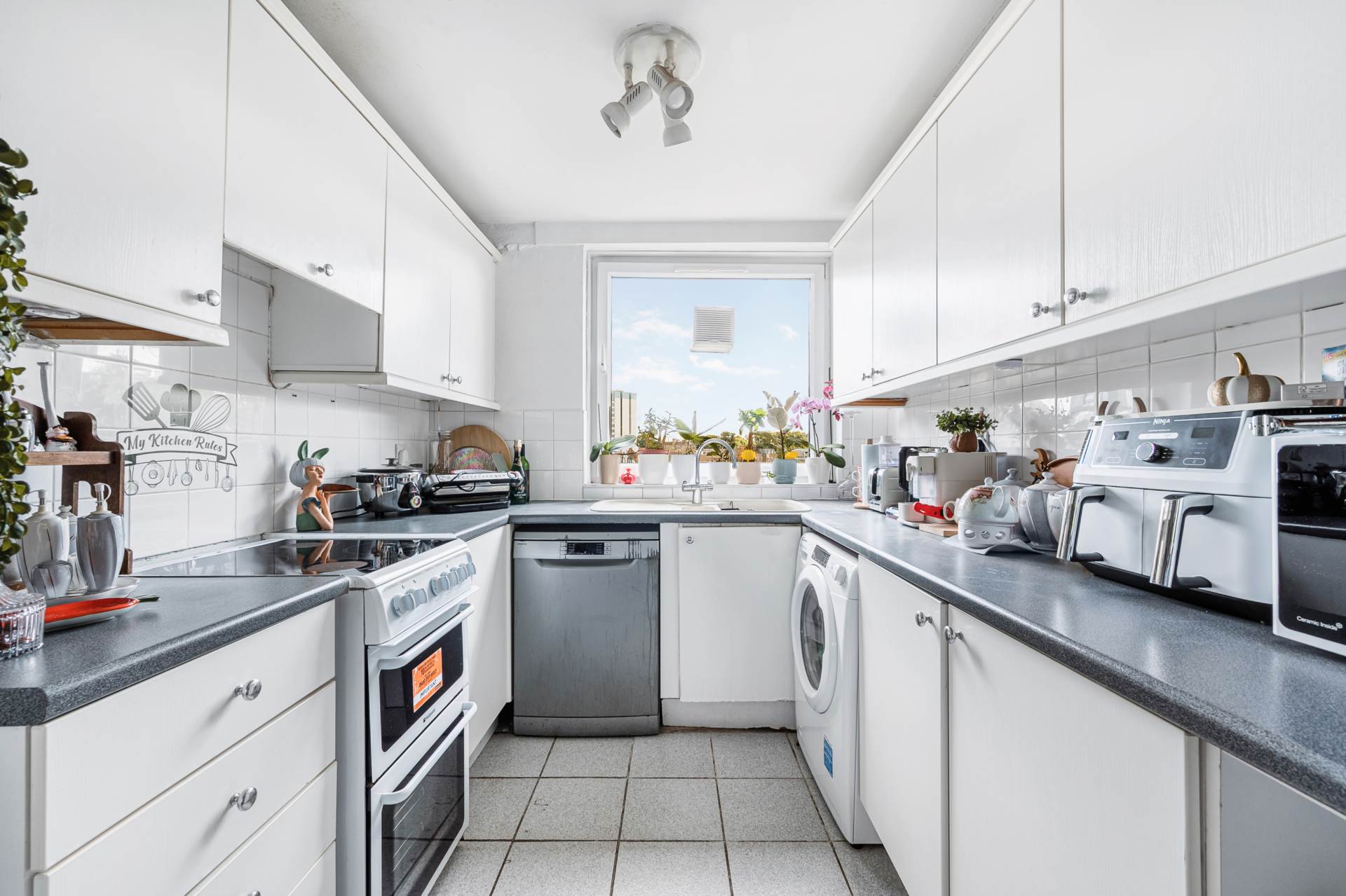 Additional Property Image 2 bedroom Apartment for sale in Brentford 5