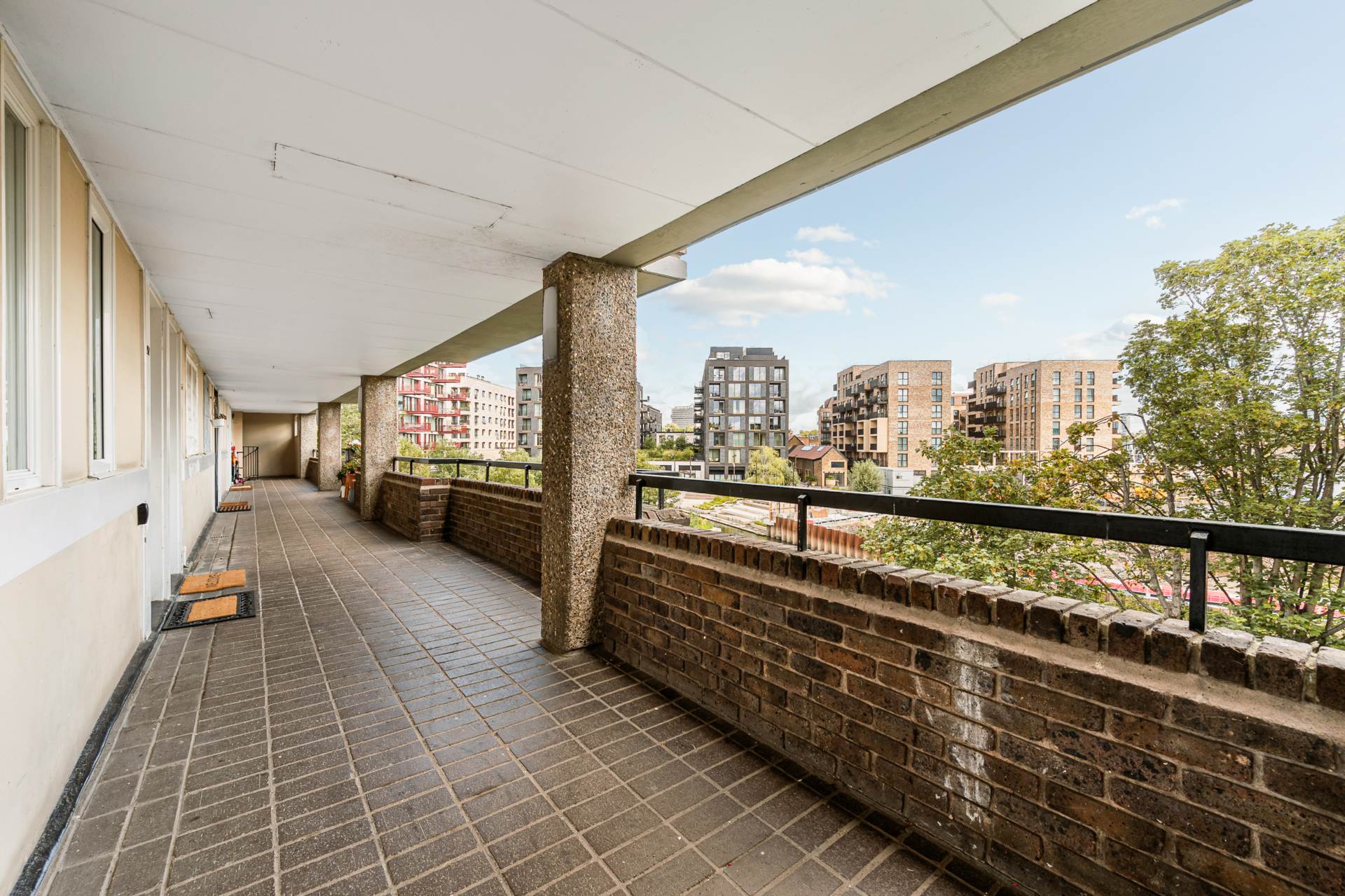 Additional Property Image 2 bedroom Apartment for sale in Brentford 10