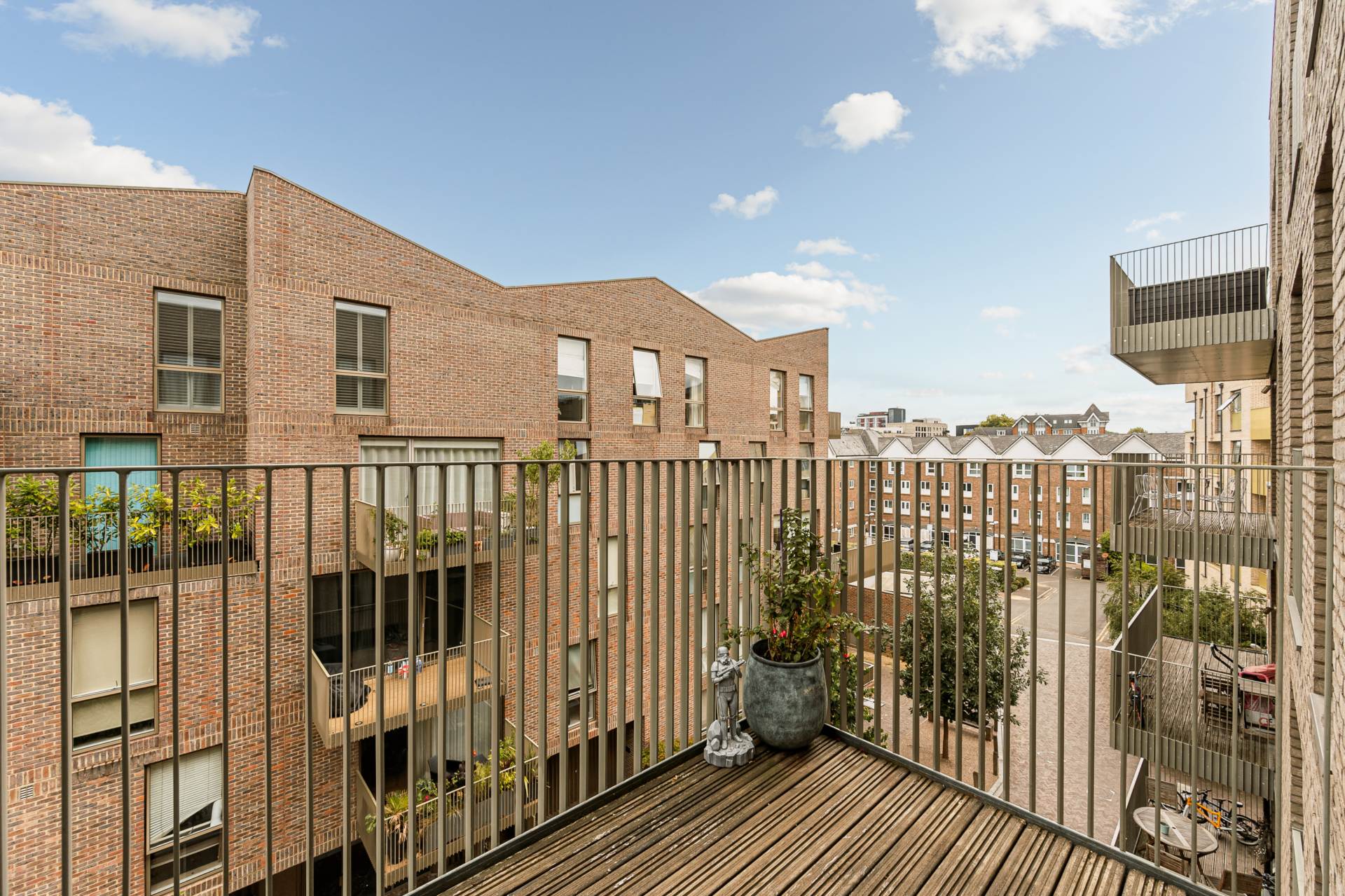 Additional Property Image 1 bedroom Apartment for sale in Brentford 7