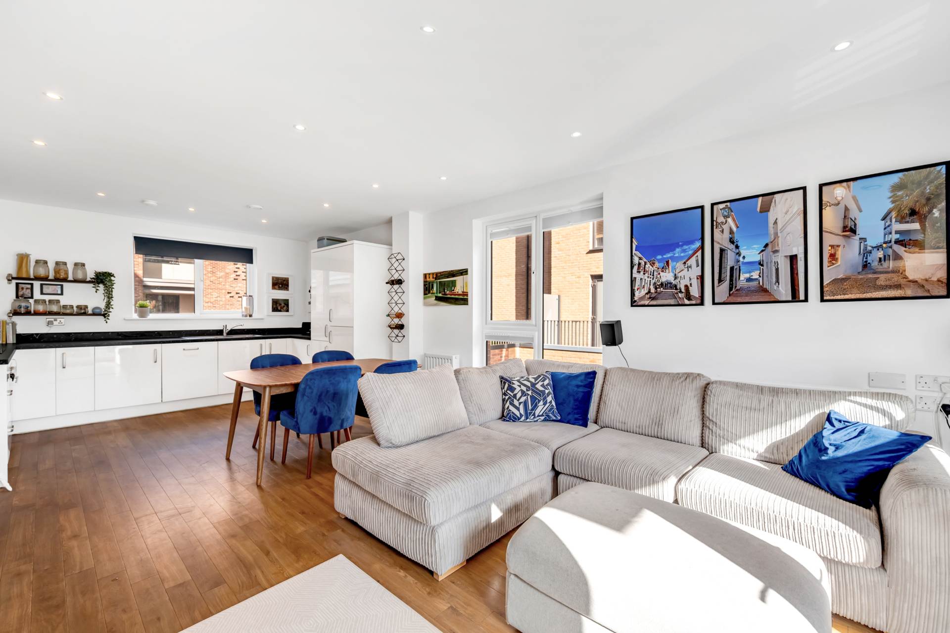 Additional Property Image 2 bedroom Apartment for sale in Brentford 2