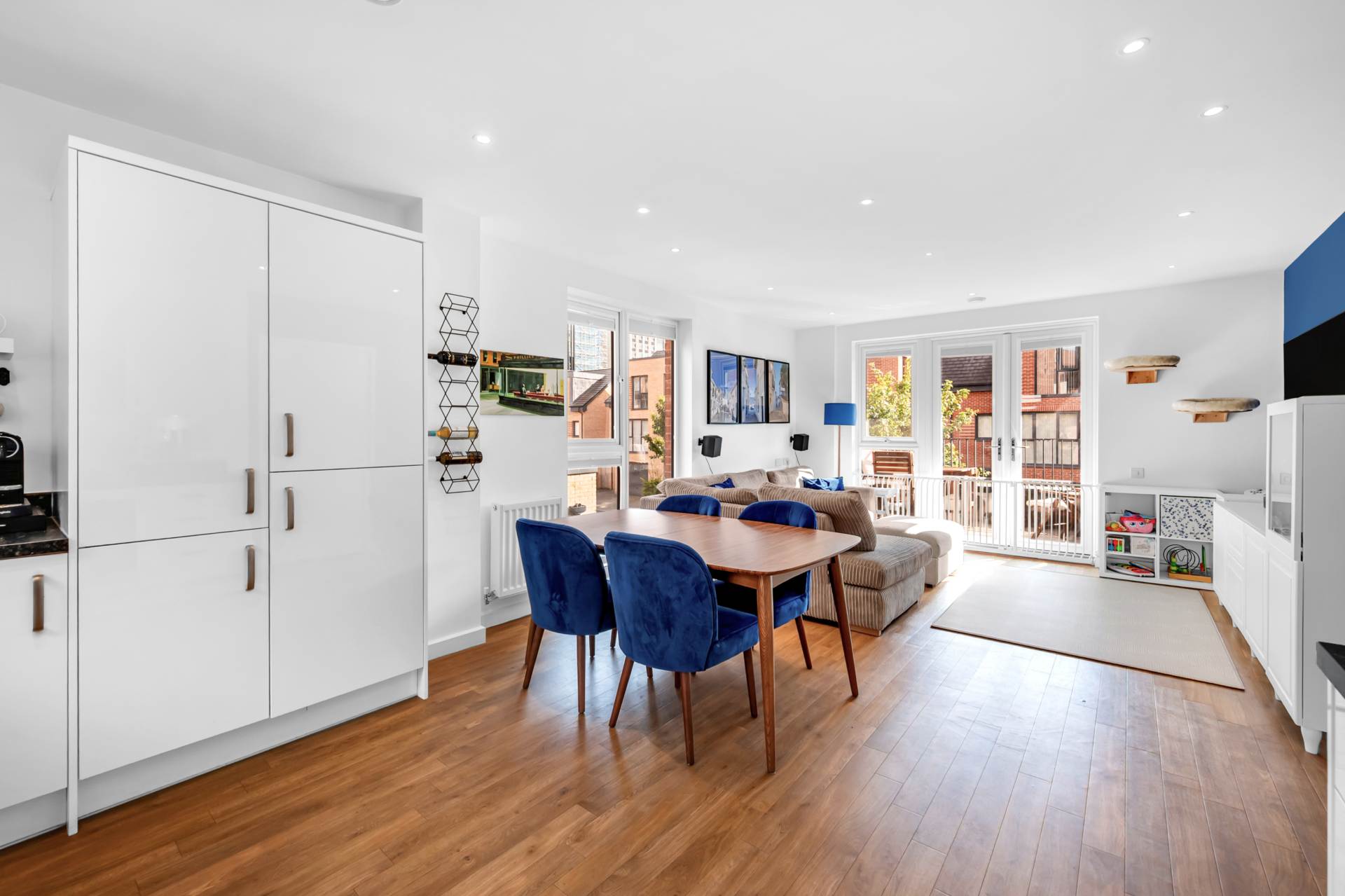 Additional Property Image 2 bedroom Apartment for sale in Brentford 3