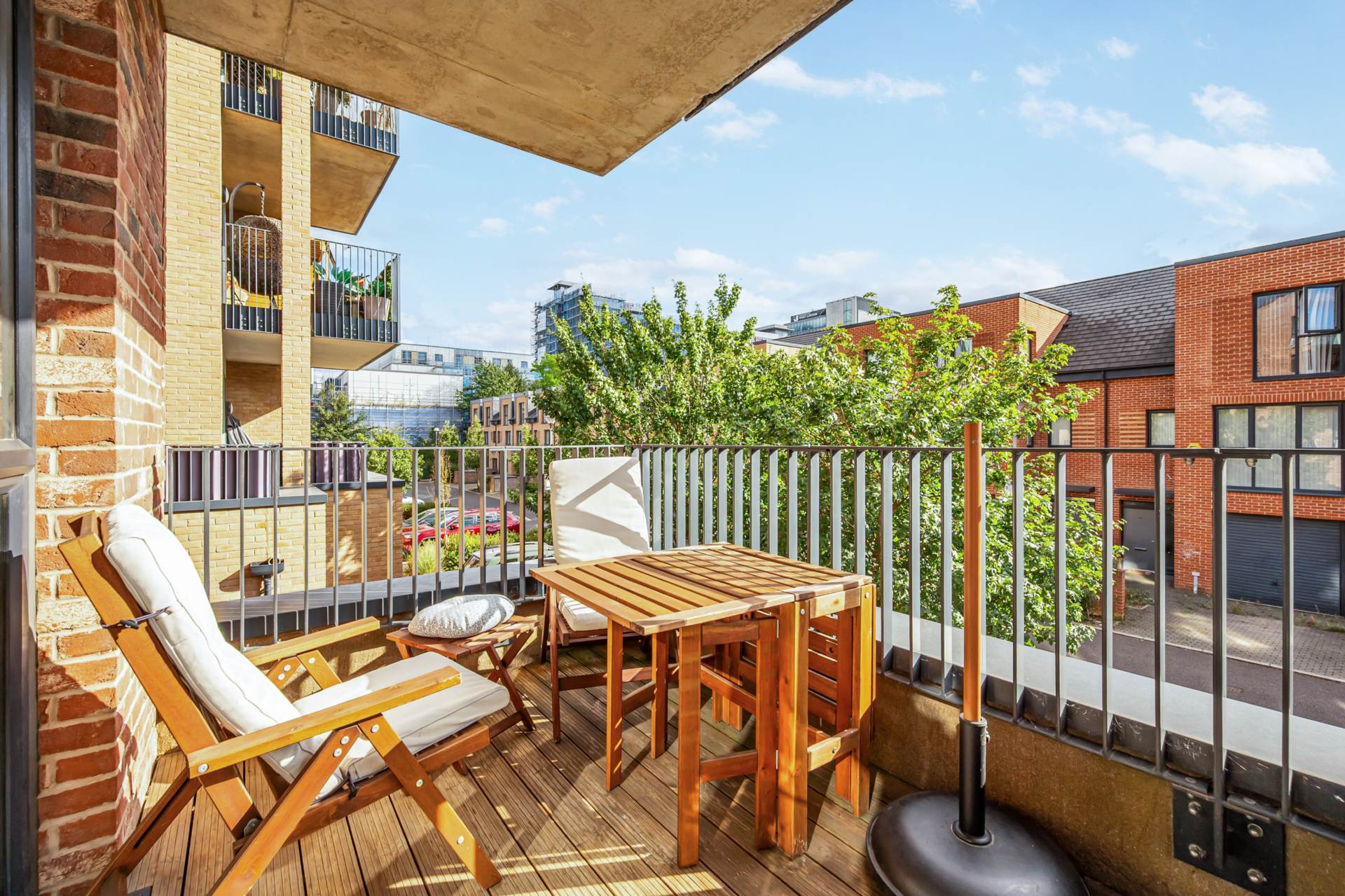 Additional Property Image 2 bedroom Apartment for sale in Brentford 9