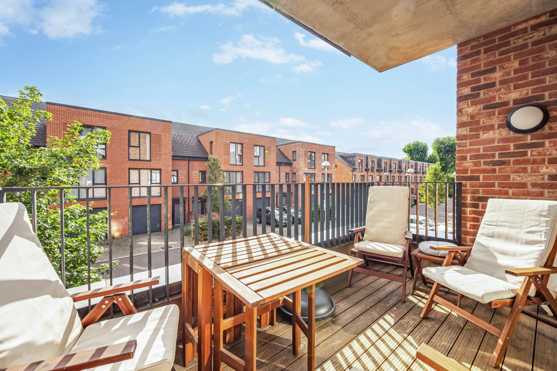 Additional Property Image 2 bedroom Apartment for sale in Brentford 10