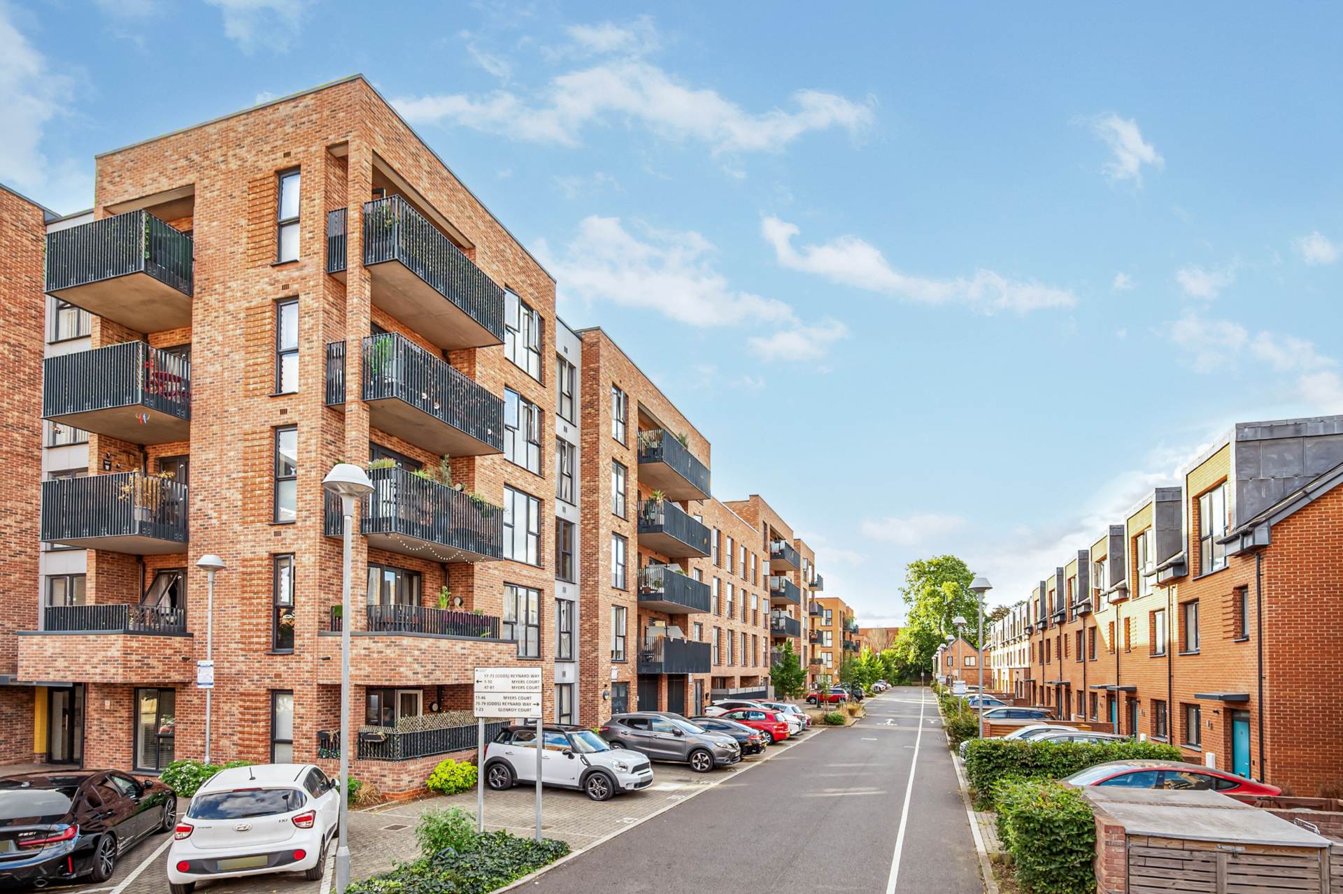 Additional Property Image 2 bedroom Apartment for sale in Brentford 11