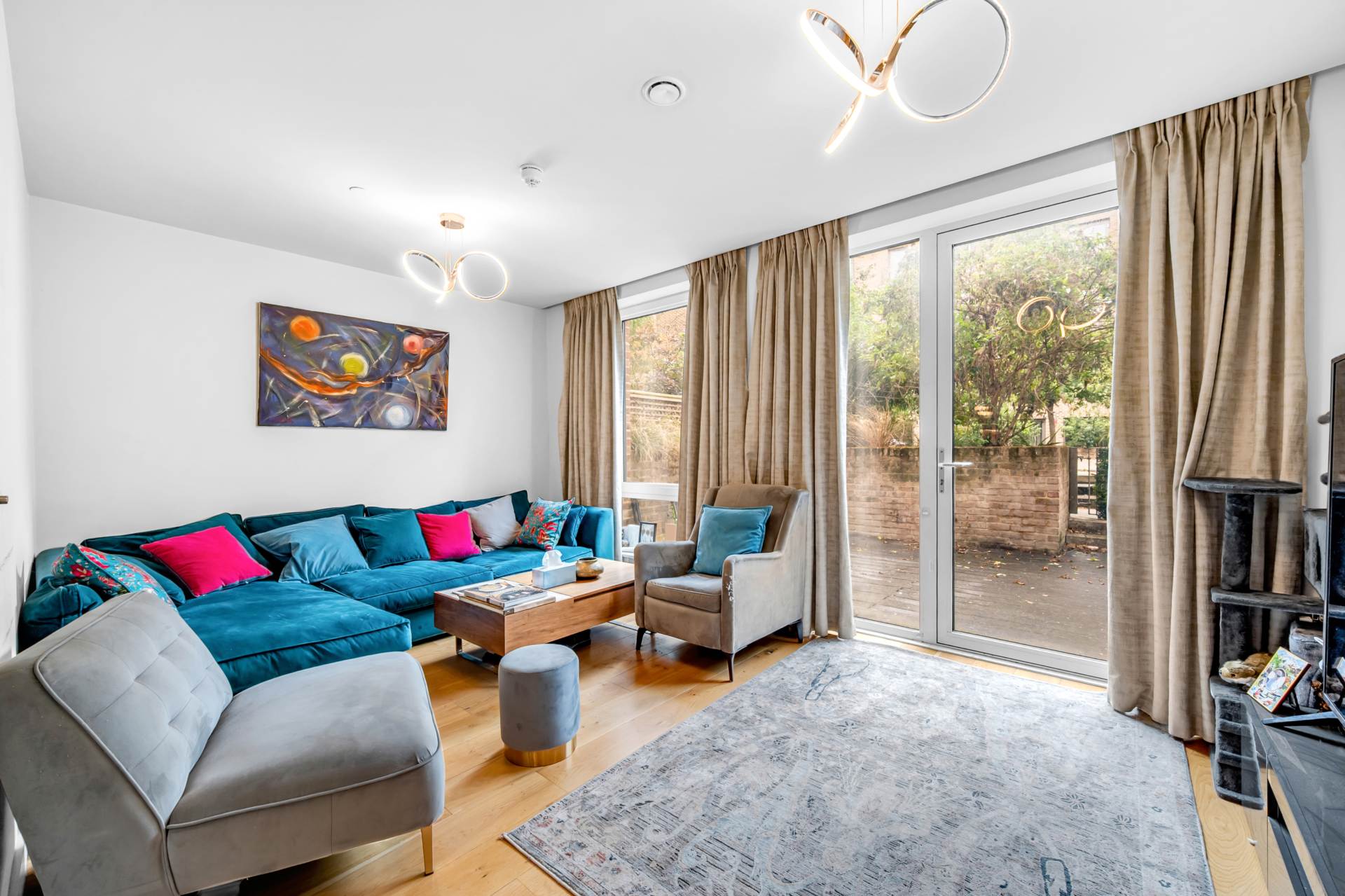 Additional Property Image 5 bedroom Town House for sale in Brentford 2