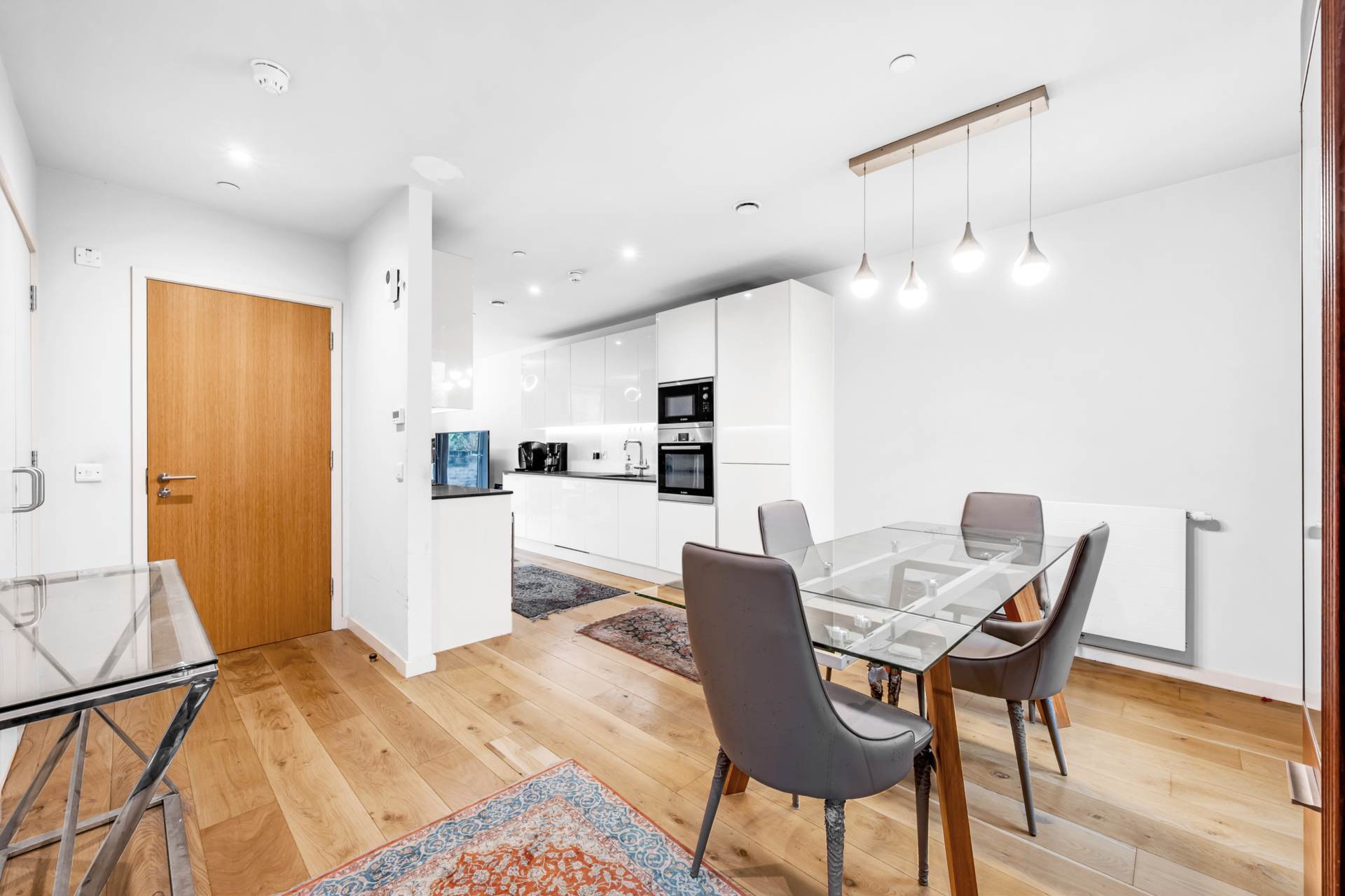 Additional Property Image 5 bedroom Town House for sale in Brentford 5