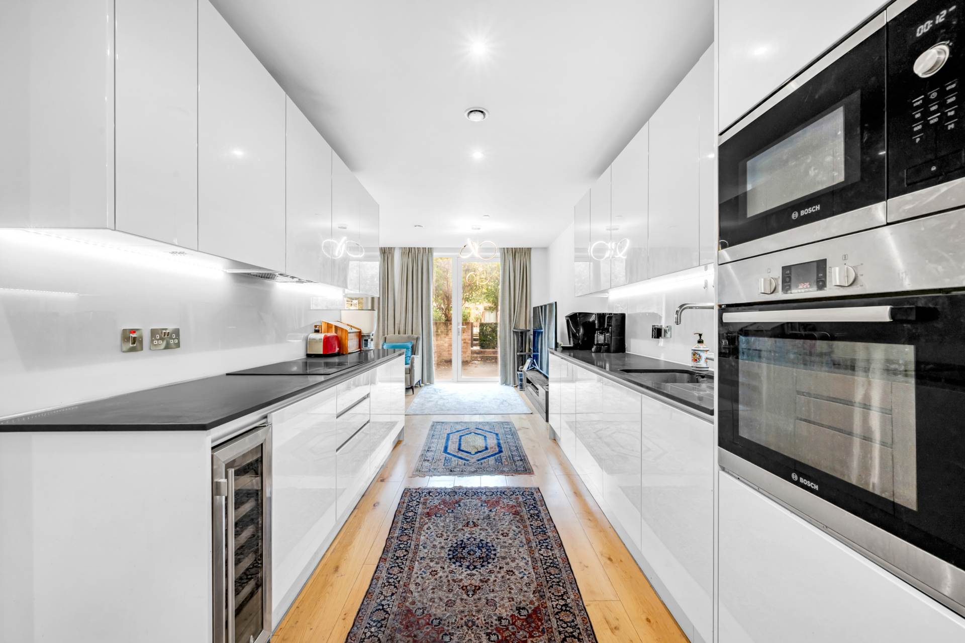 Additional Property Image 5 bedroom Town House for sale in Brentford 6