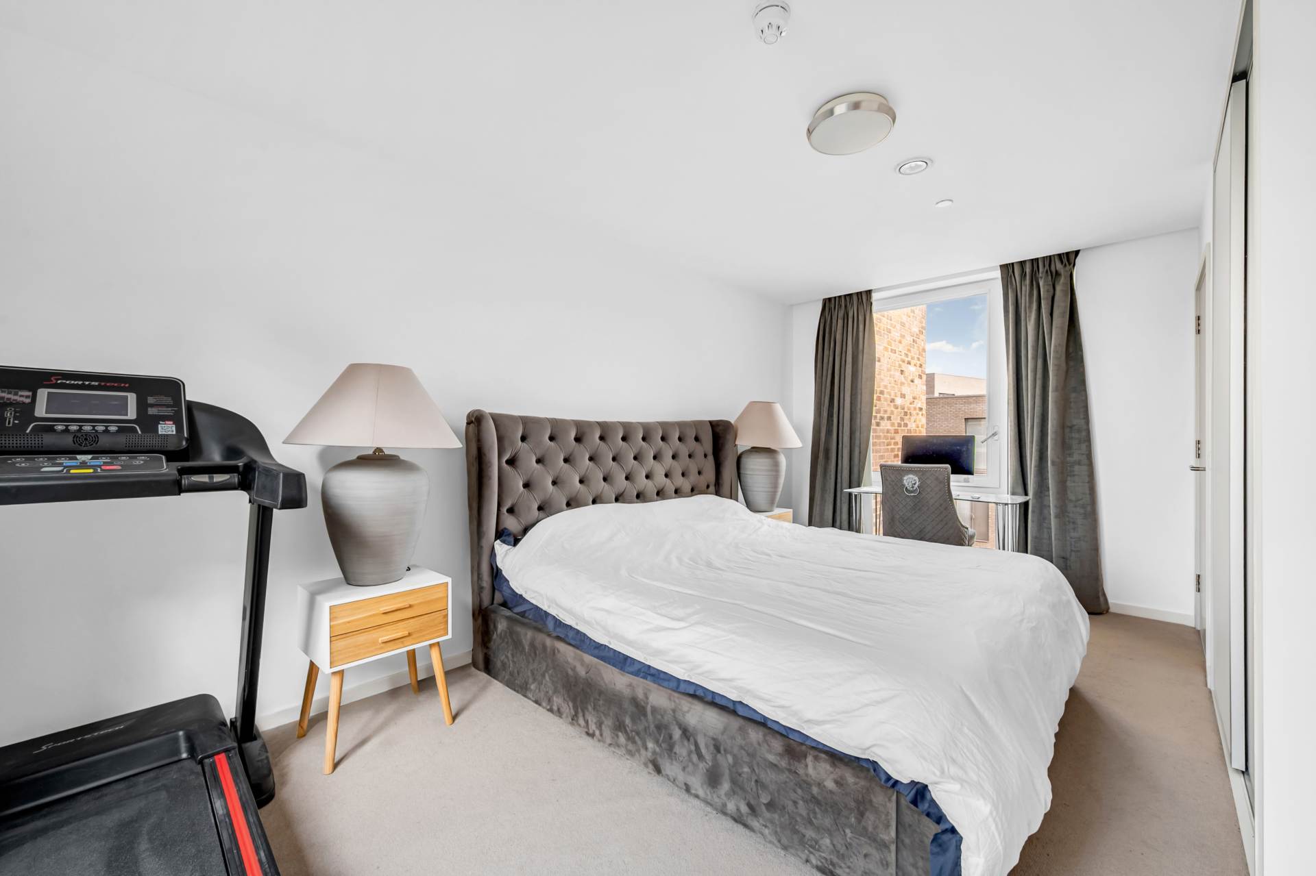 Additional Property Image 5 bedroom Town House for sale in Brentford 8