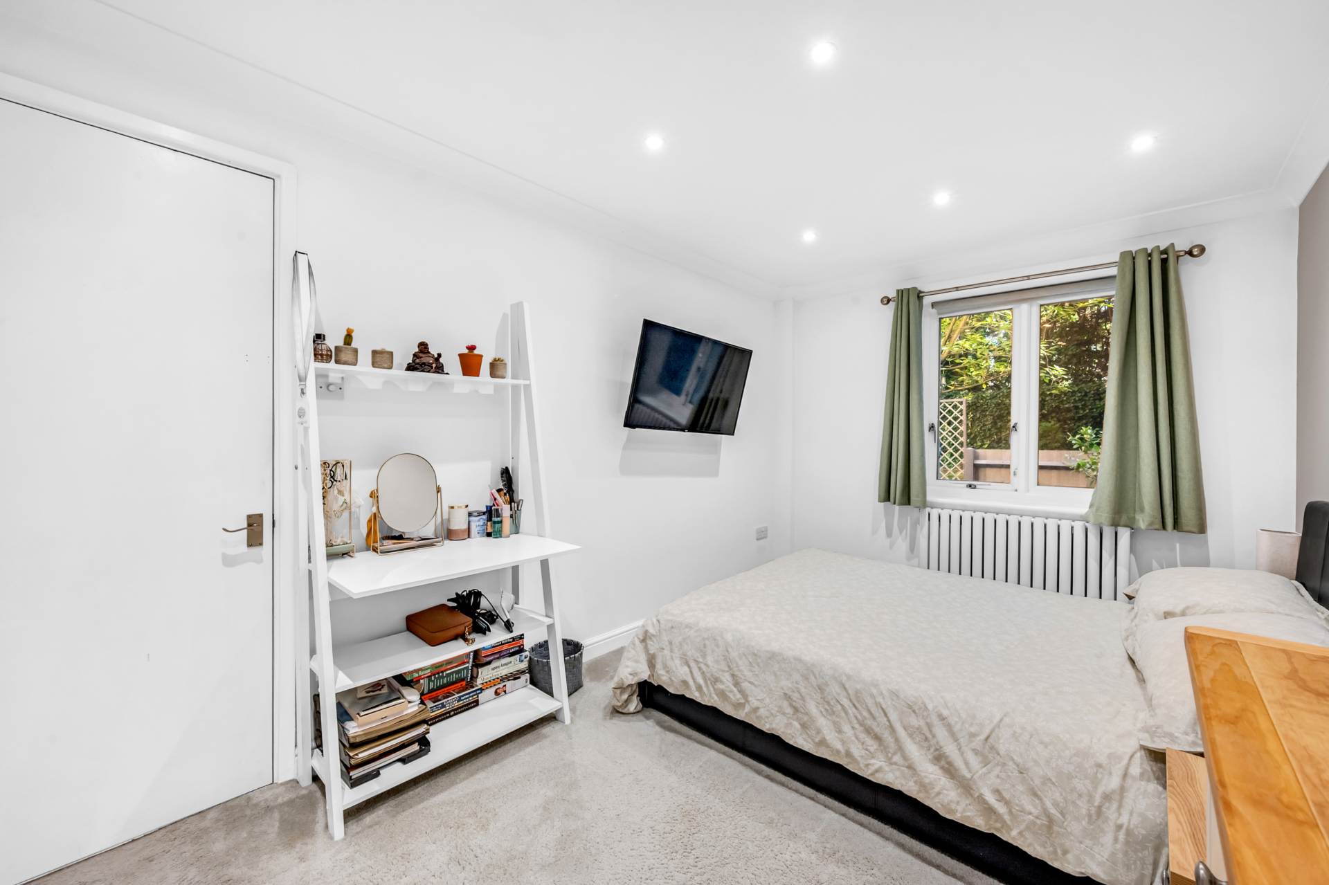 Additional Property Image 2 bedroom Apartment for sale in Brentford 7