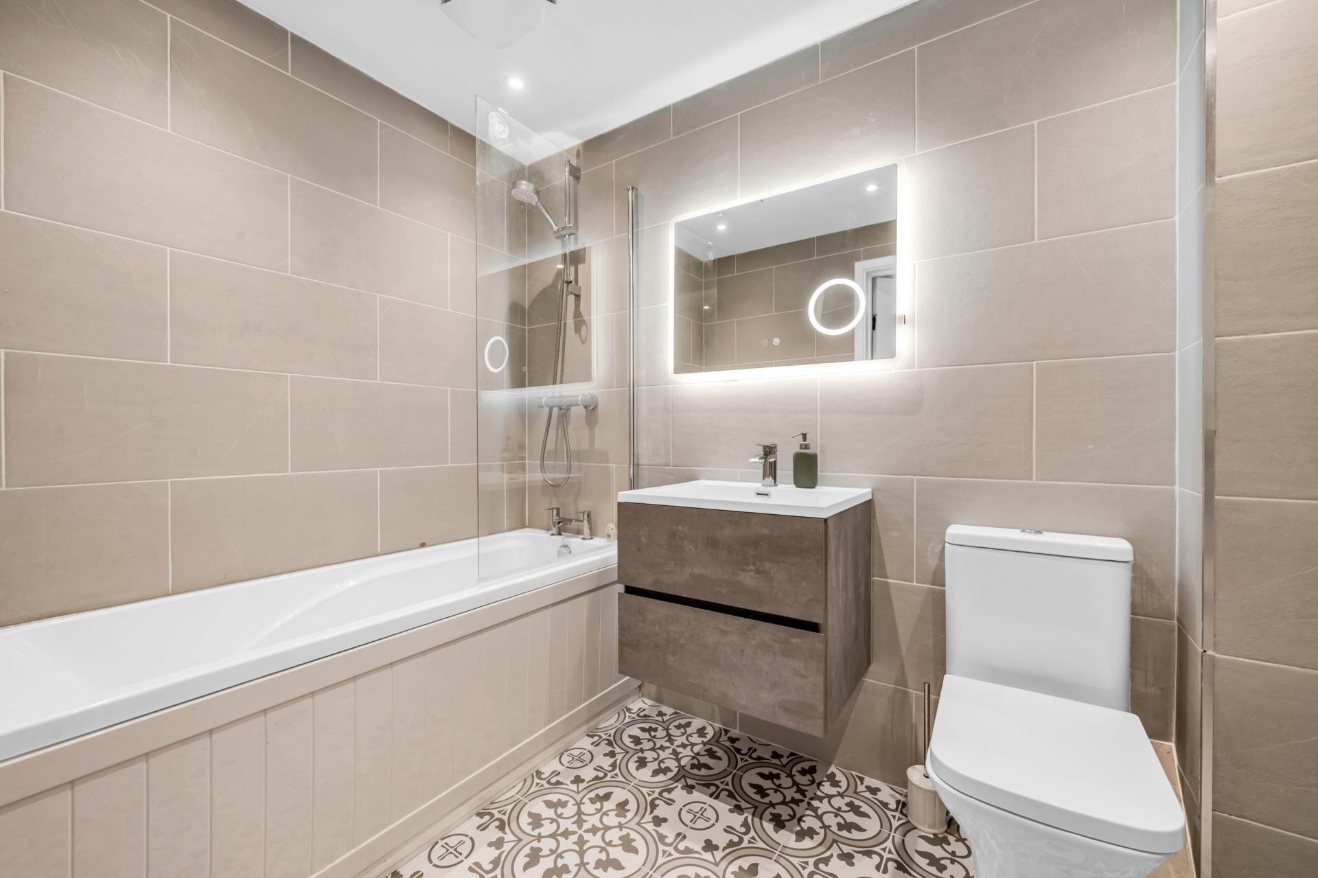 Additional Property Image 2 bedroom Apartment for sale in Brentford 10
