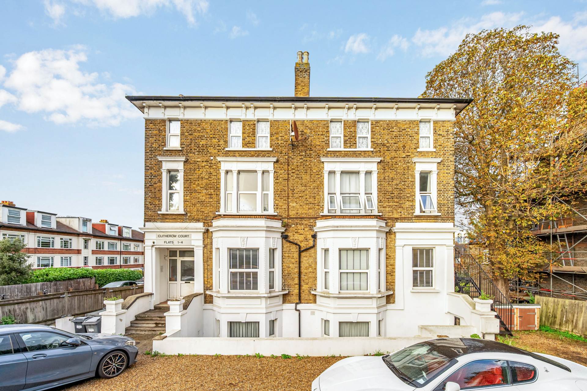 3 bedroom Apartment for sale in Brentford