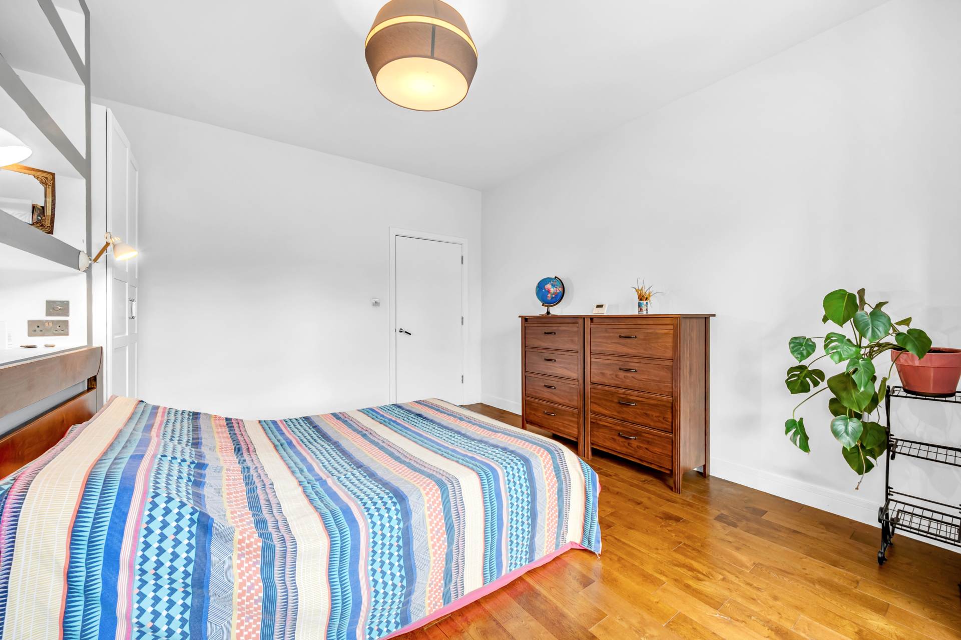 Additional Property Image 3 bedroom Apartment for sale in Brentford 12