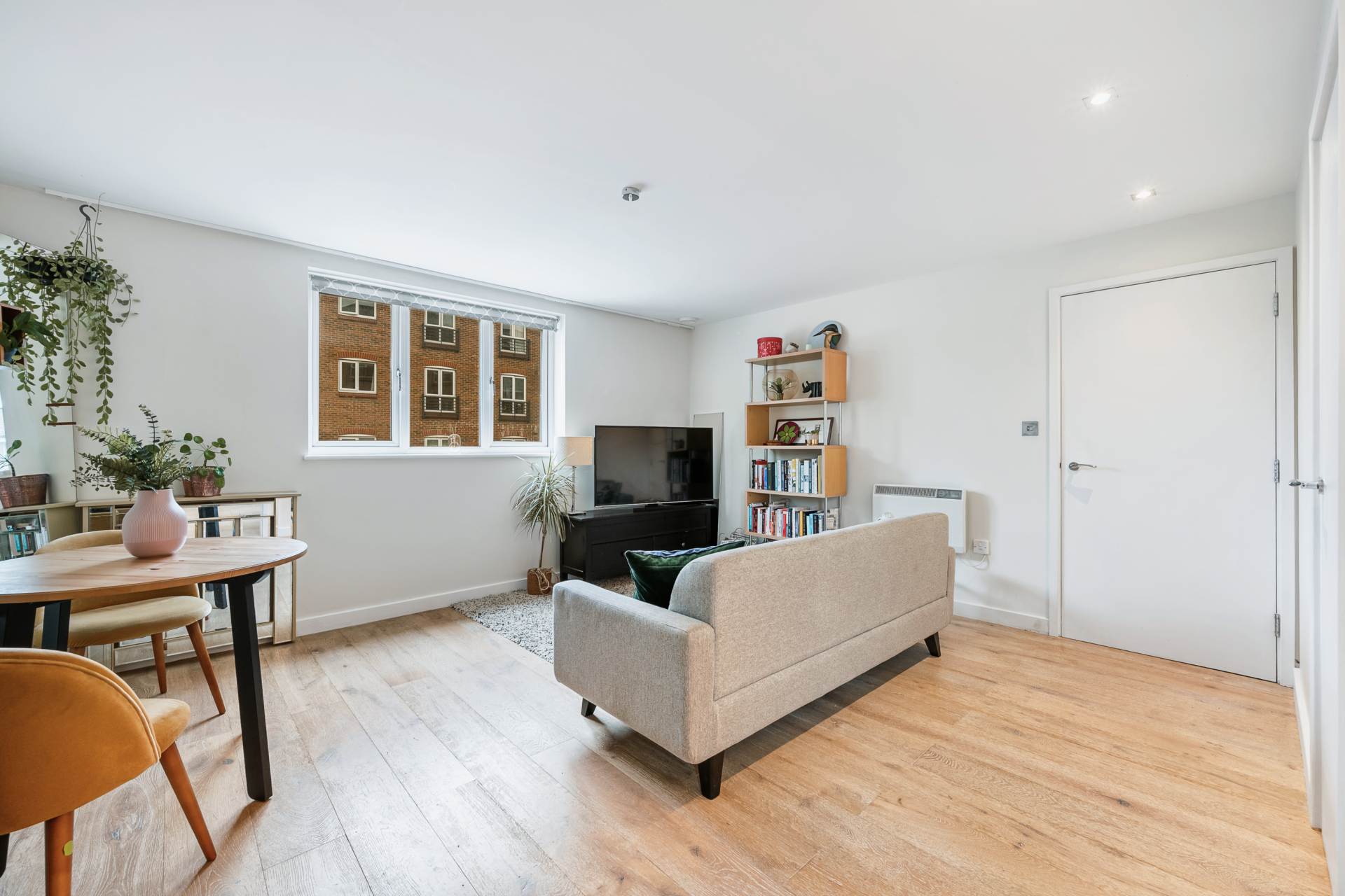 Additional Property Image 1 bedroom Apartment for sale in Brentford 4