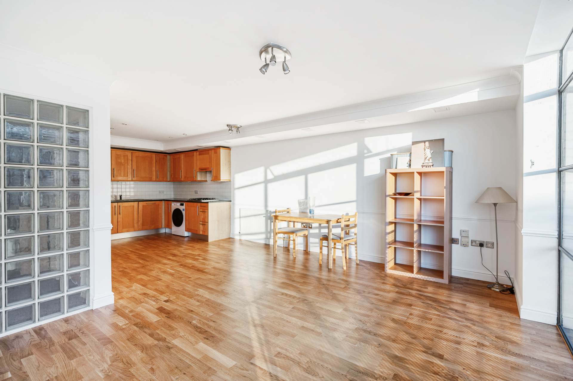 Additional Property Image 1 bedroom Apartment for sale in Brentford 3