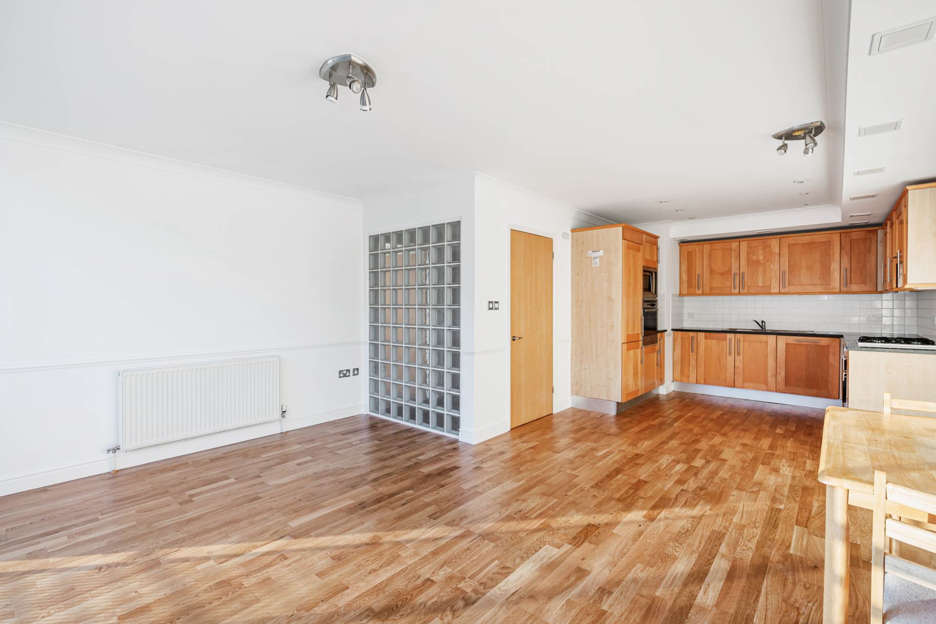 Additional Property Image 1 bedroom Apartment for sale in Brentford 4