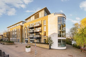1 bedroom Apartment for sale in Brentford