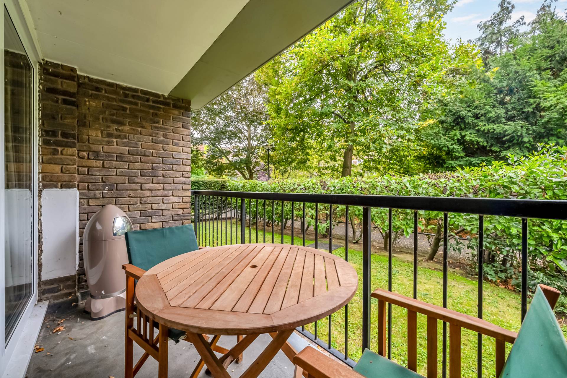 Additional Property Image 2 bedroom Apartment for sale in Brentford 3