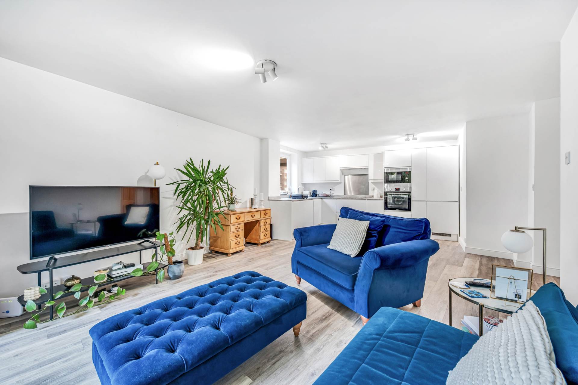 Additional Property Image 2 bedroom Apartment for sale in Brentford 4