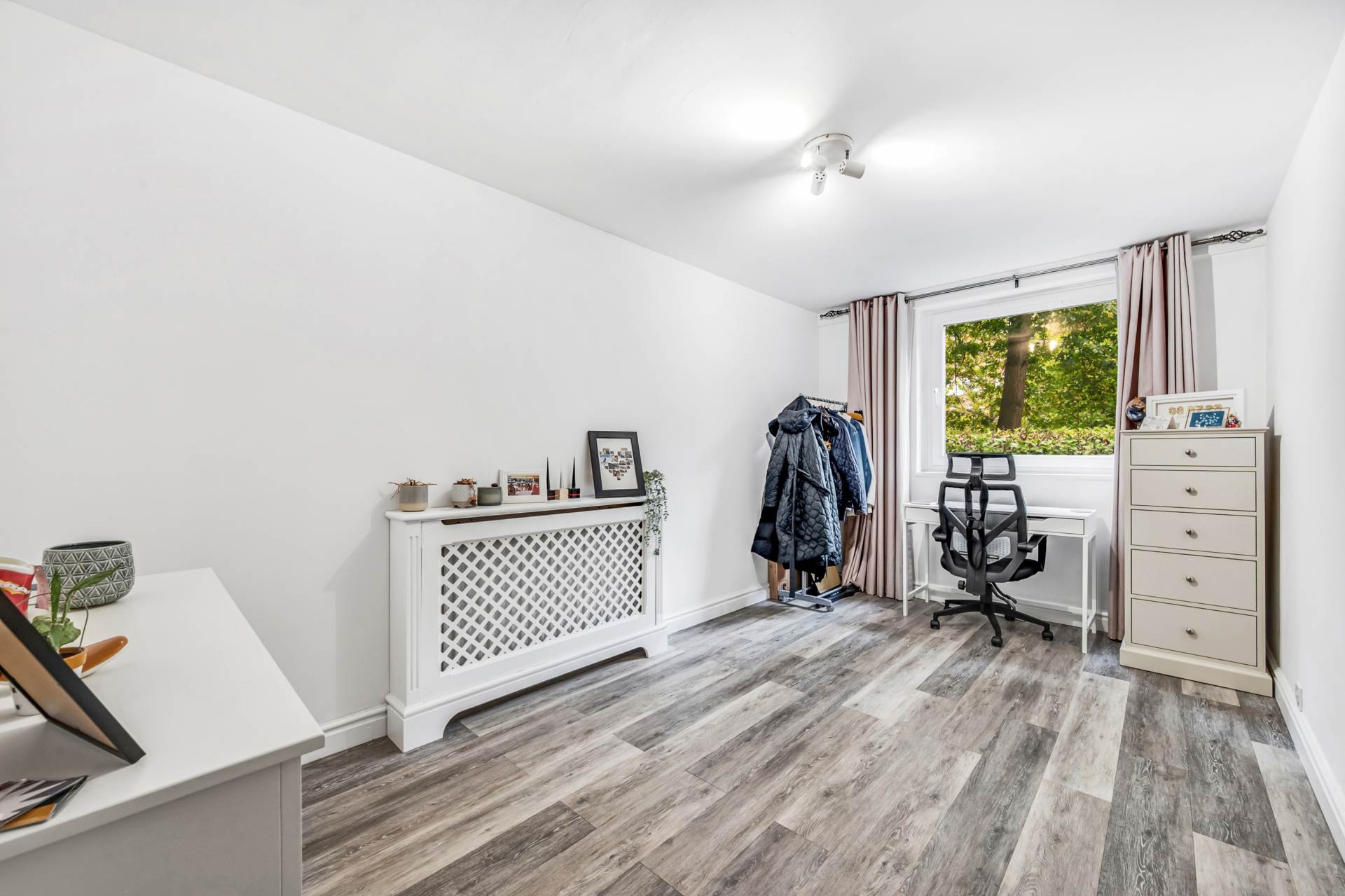 Additional Property Image 2 bedroom Apartment for sale in Brentford 9