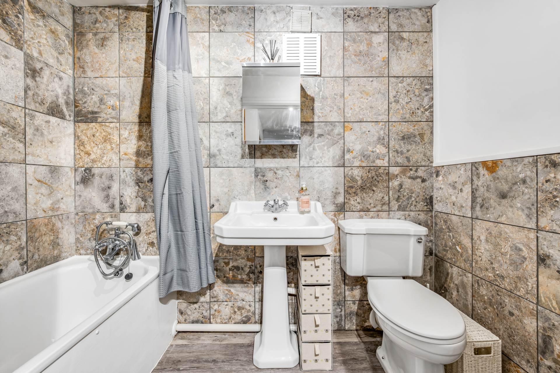 Additional Property Image 2 bedroom Apartment for sale in Brentford 10