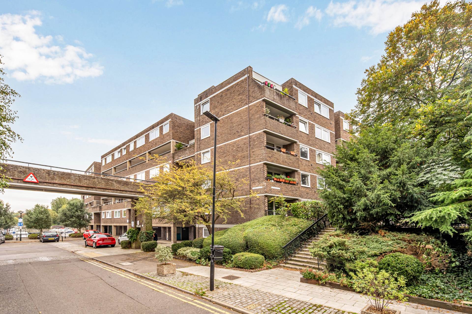 Additional Property Image 2 bedroom Apartment for sale in Brentford 11