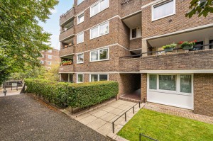2 bedroom Apartment for sale in Brentford