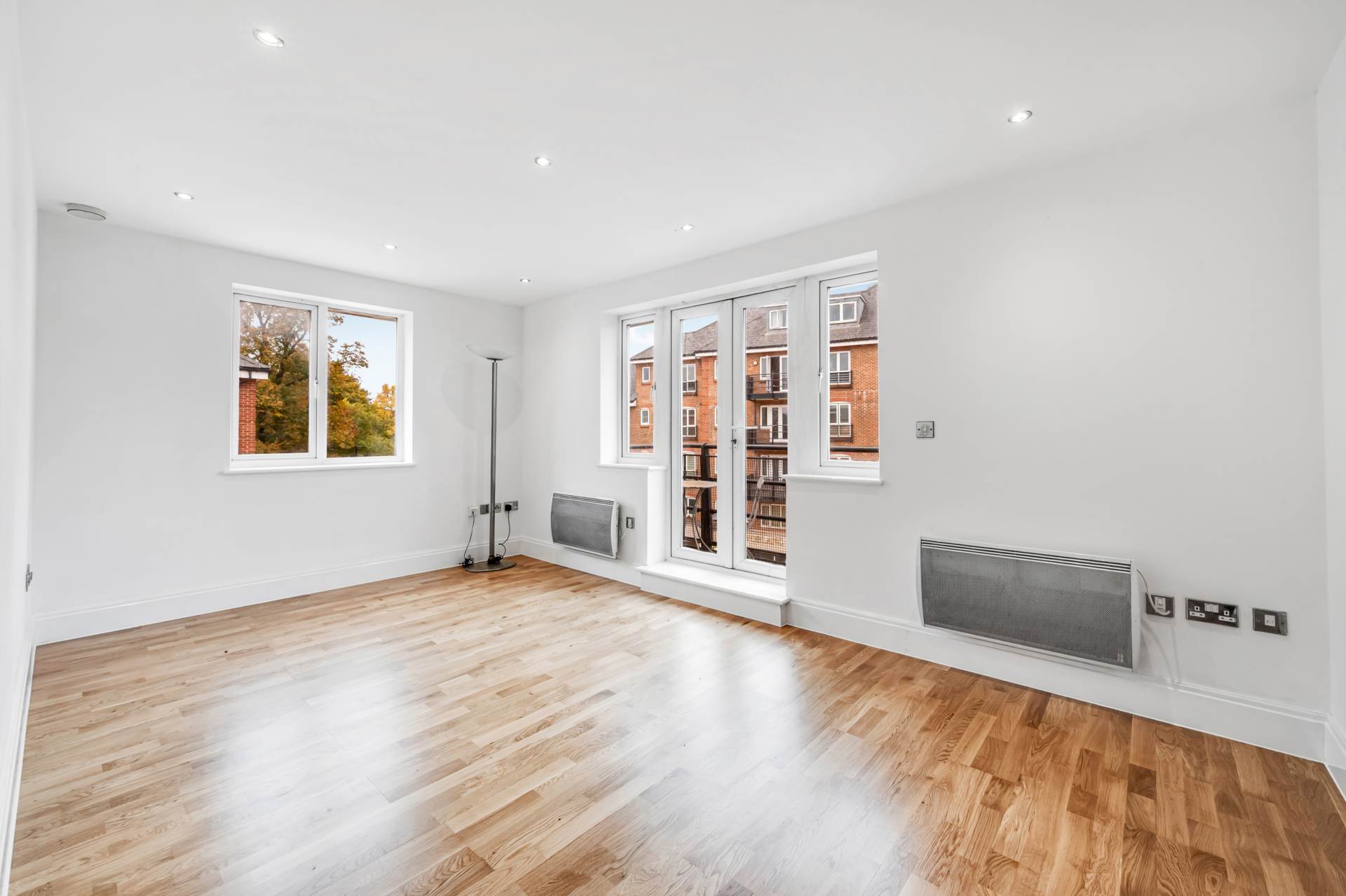 Additional Property Image 3 bedroom Apartment for sale in Brentford 2