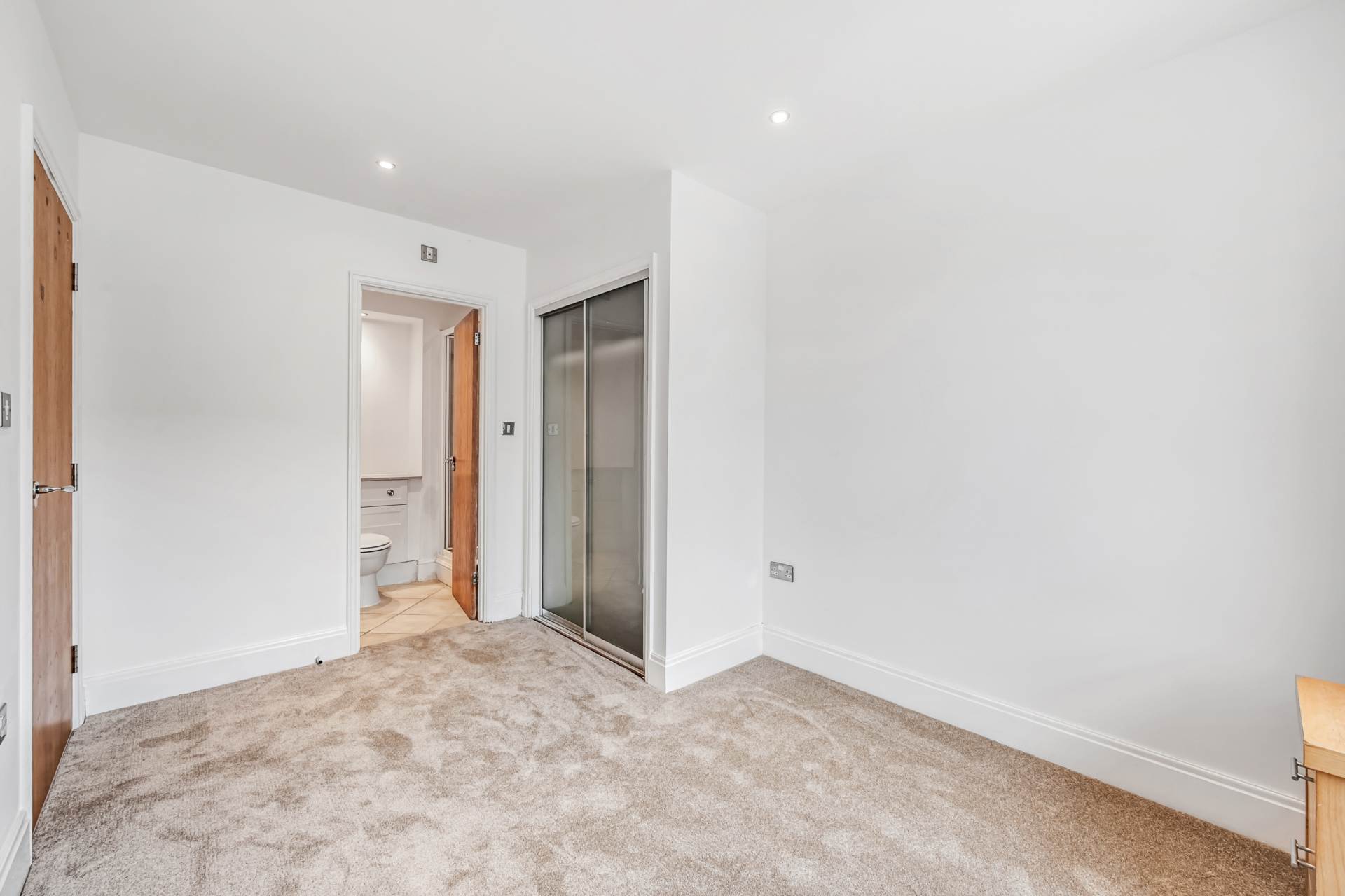 Additional Property Image 3 bedroom Apartment for sale in Brentford 8