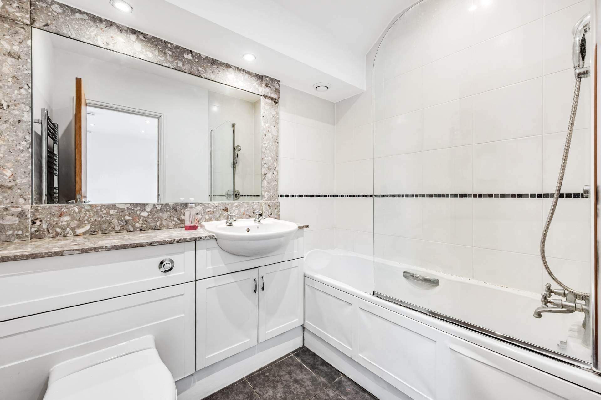 Additional Property Image 3 bedroom Apartment for sale in Brentford 10