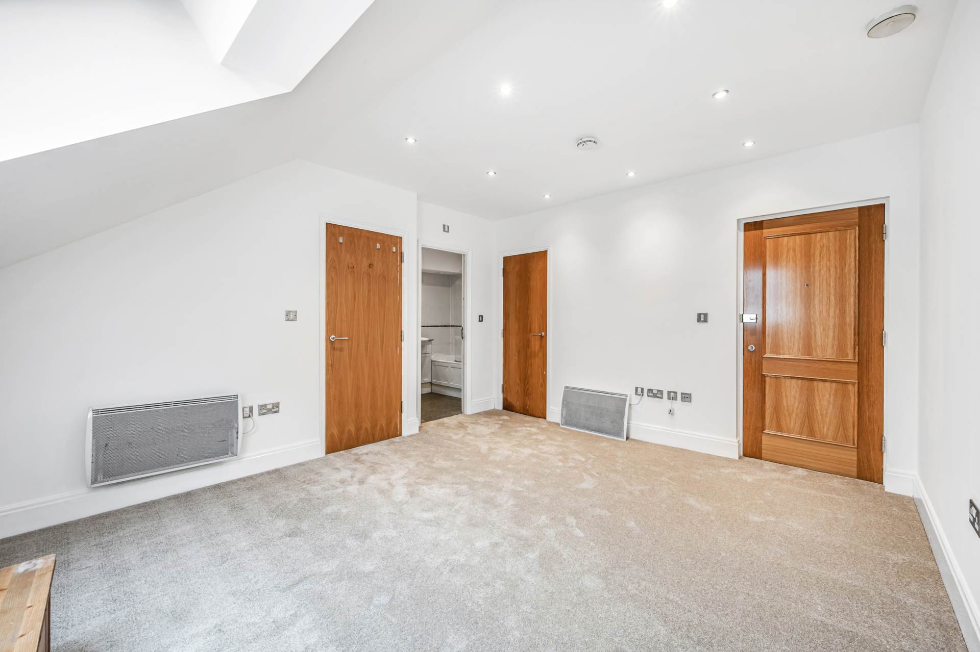 Additional Property Image 3 bedroom Apartment for sale in Brentford 11