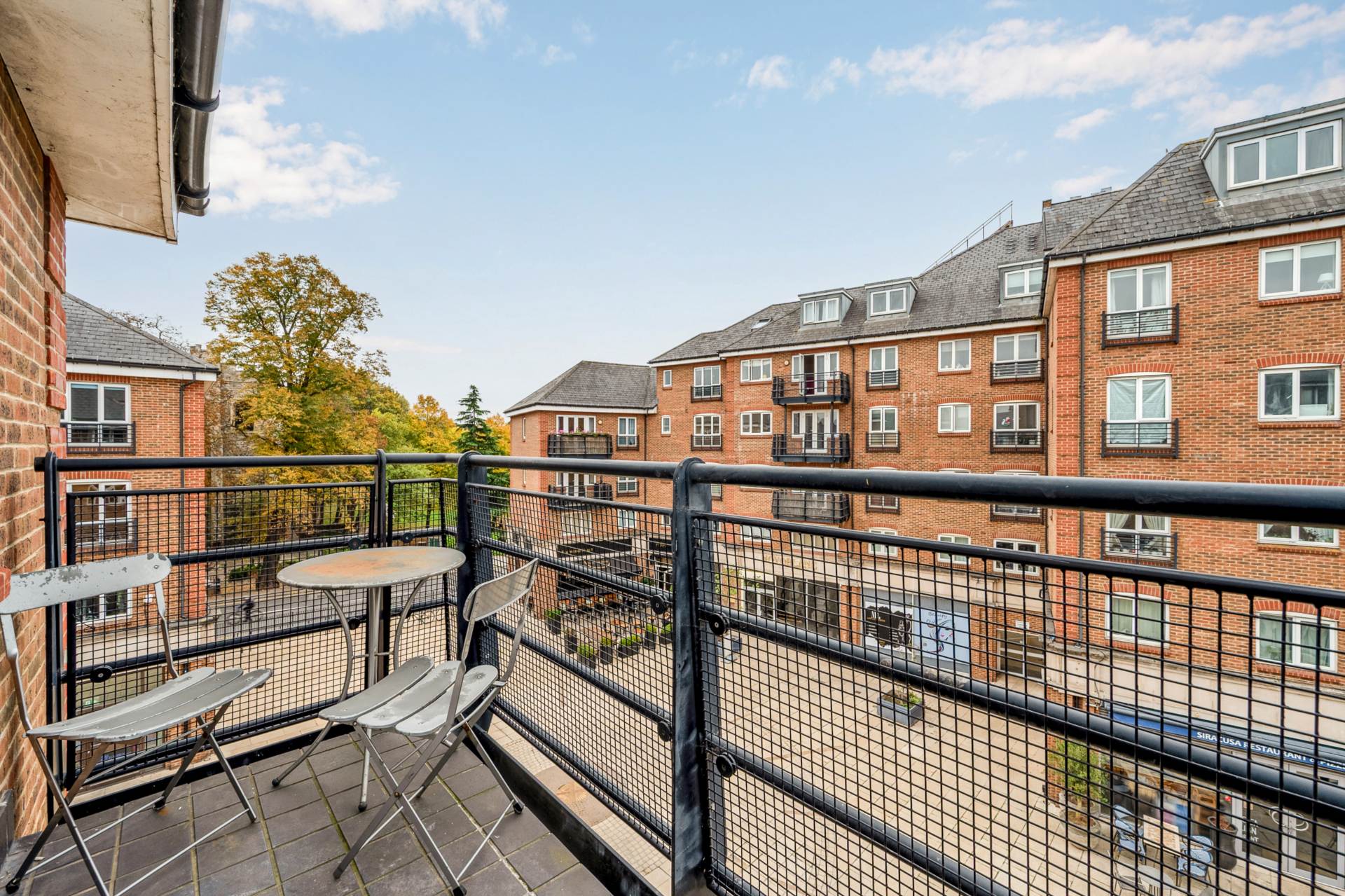Additional Property Image 3 bedroom Apartment for sale in Brentford 14