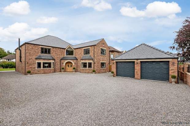 Additional Property Image 5 bedroom Detached for sale in Darlington 3