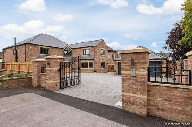 Additional Property Image 5 bedroom Detached for sale in Darlington 14