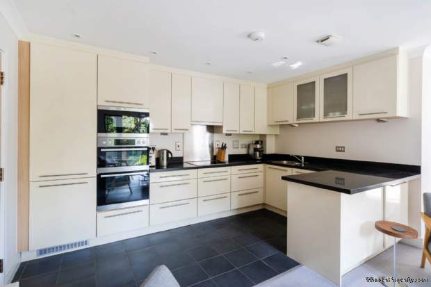 Additional Property Image 2 bedroom Flat for sale in Oxford 5