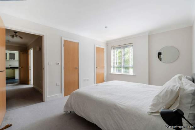 Additional Property Image 2 bedroom Flat for sale in Oxford 11