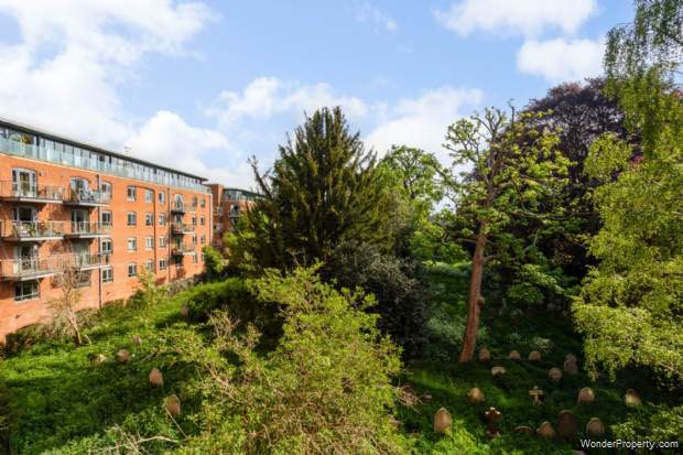 Additional Property Image 2 bedroom Flat for sale in Oxford 7