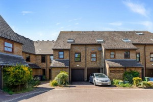 4 bedroom Town House for sale in Oxford