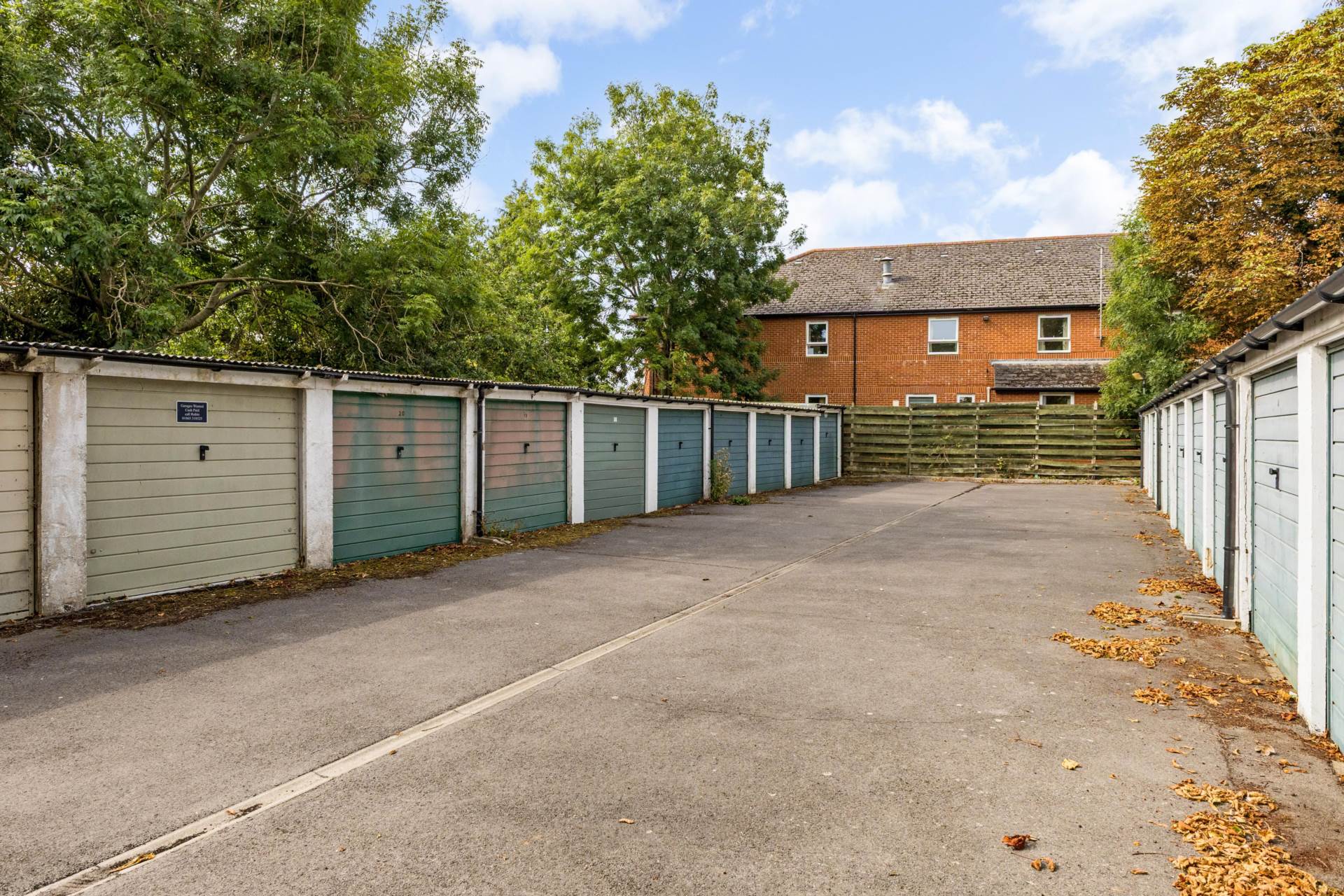 Additional Property Image 0 bedroom Garages for sale in Oxford 3