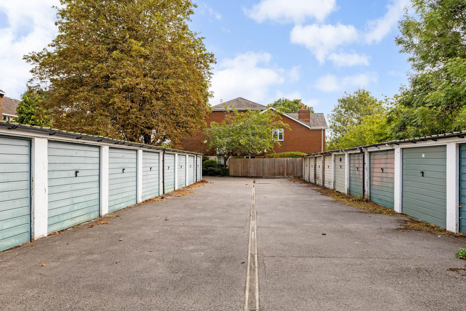 Additional Property Image 0 bedroom Garages for sale in Oxford 4