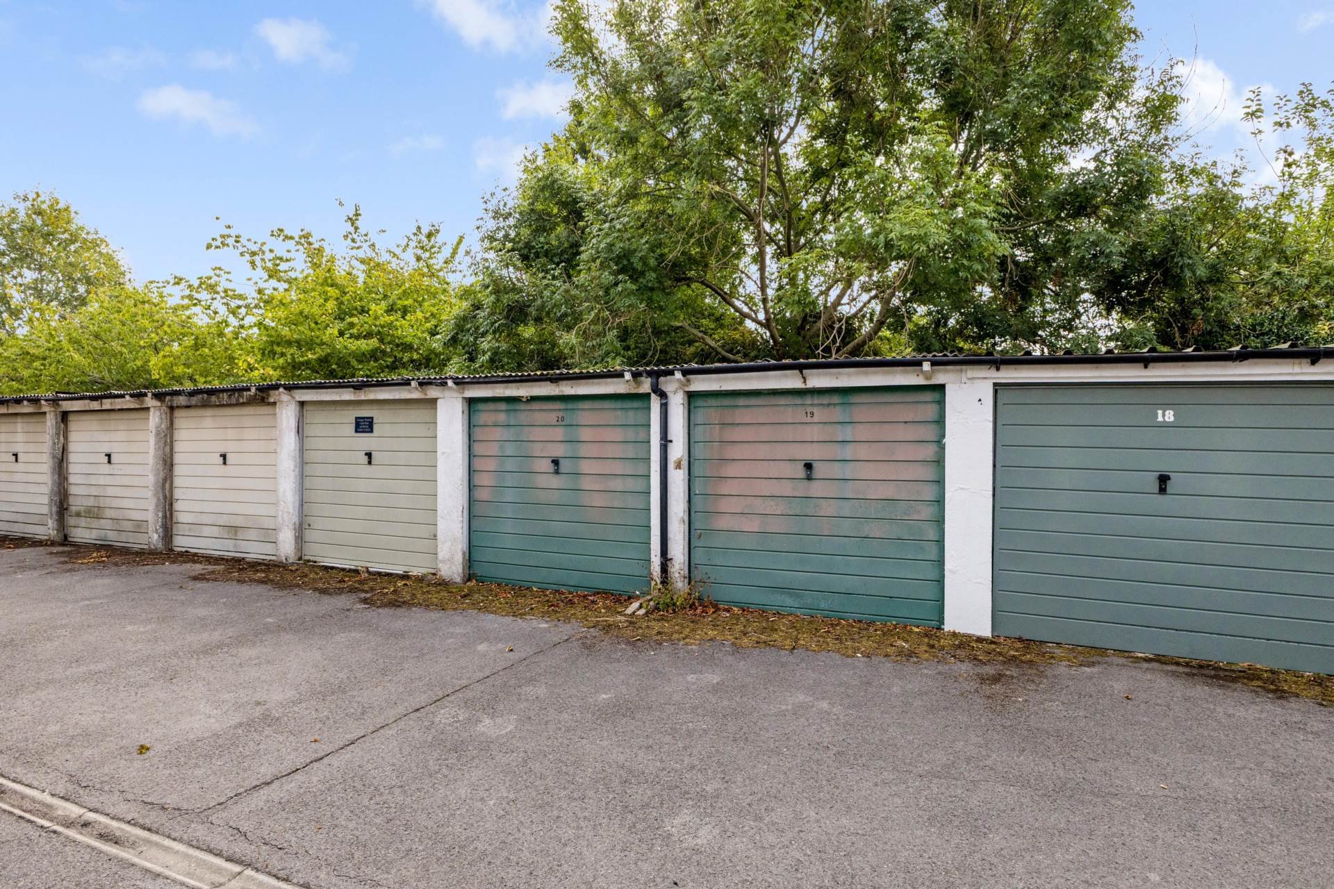 Additional Property Image 0 bedroom Garages for sale in Oxford 8
