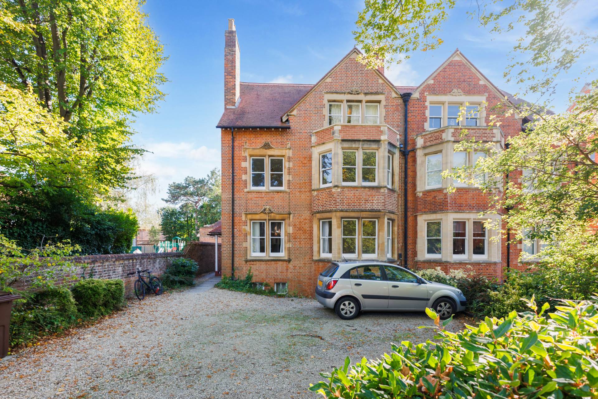 Additional Property Image 2 bedroom Apartment for sale in Oxford 2